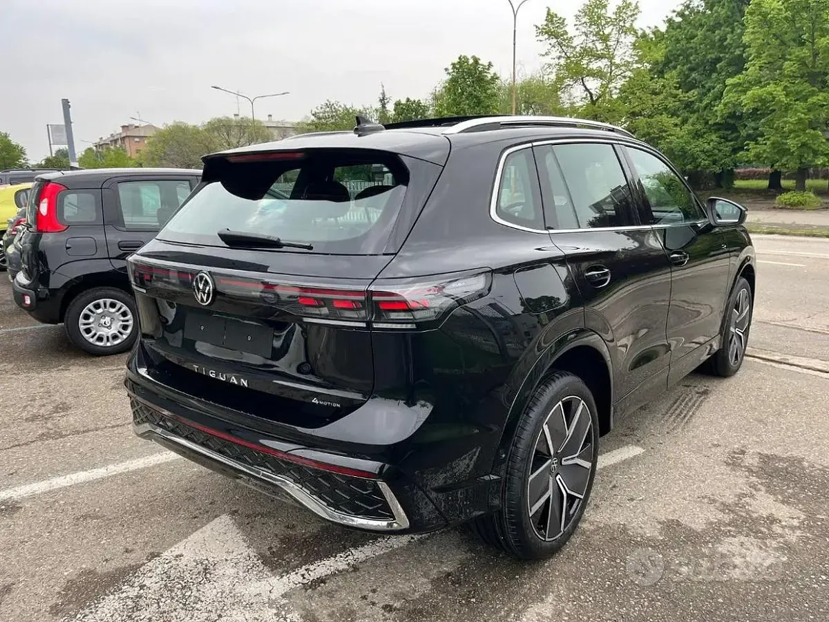 Nuova VW Tiguan R 193 CV (141 kW) 2026 Nero SUV