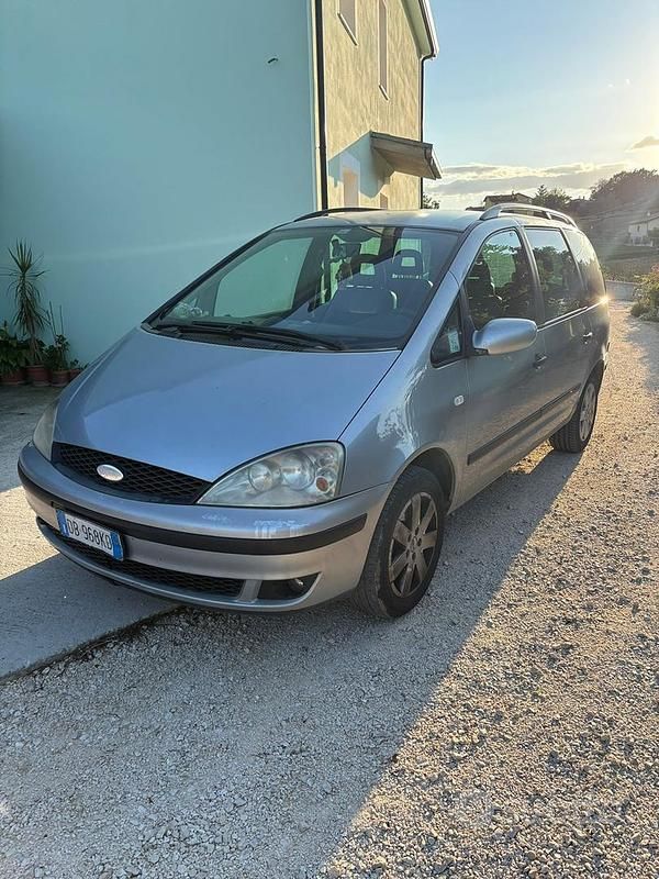 Usata Ford Galaxy 110 CV (80 kW) 2002 Grigio Monovolume