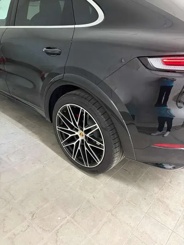 Usata Porsche Cayenne 354 CV (260 kW) 2023 Nero SUV