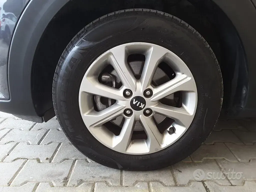 Usata Kia Stonic Style 116 CV (85 kW) 2020 Grigio SUV