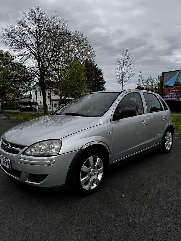 Usata Opel Corsa Comfort 75 CV (55 kW) 2005 Utilitaria