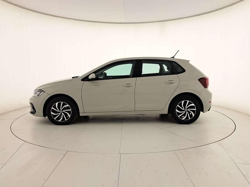 Usata VW Polo Life 95 CV (69 kW) 2023 Ascot grey Utilitaria