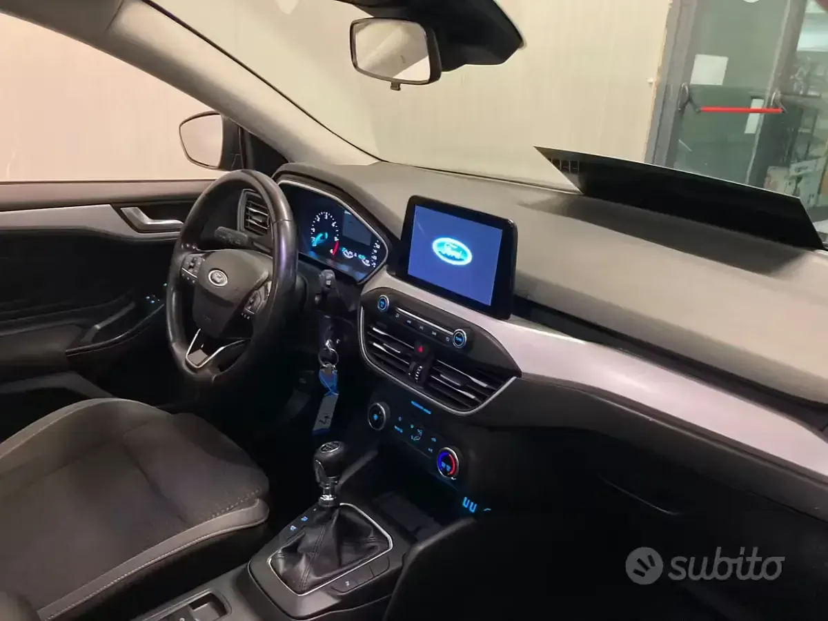 Usata Ford Focus 120 CV (88 kW) 2022 Grigio Berlina