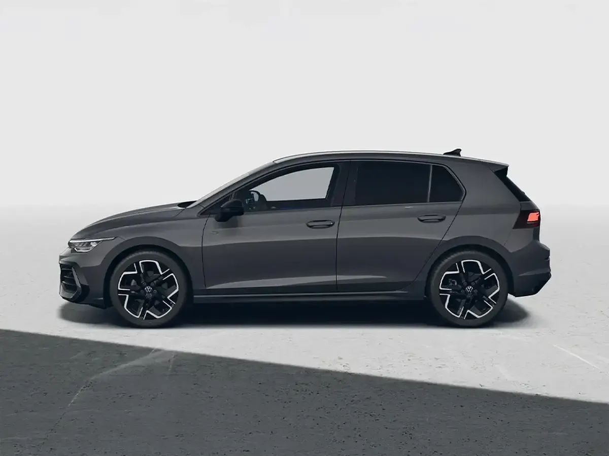 Nuova VW Golf VIII R-line Plus 149 CV (109 kW) 2026 Grigio Berlina