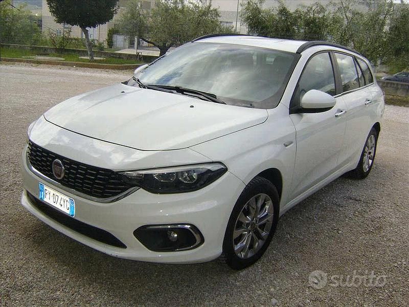 Usata Fiat Tipo 120 CV (88 kW) 2019 Bianco Station wagon