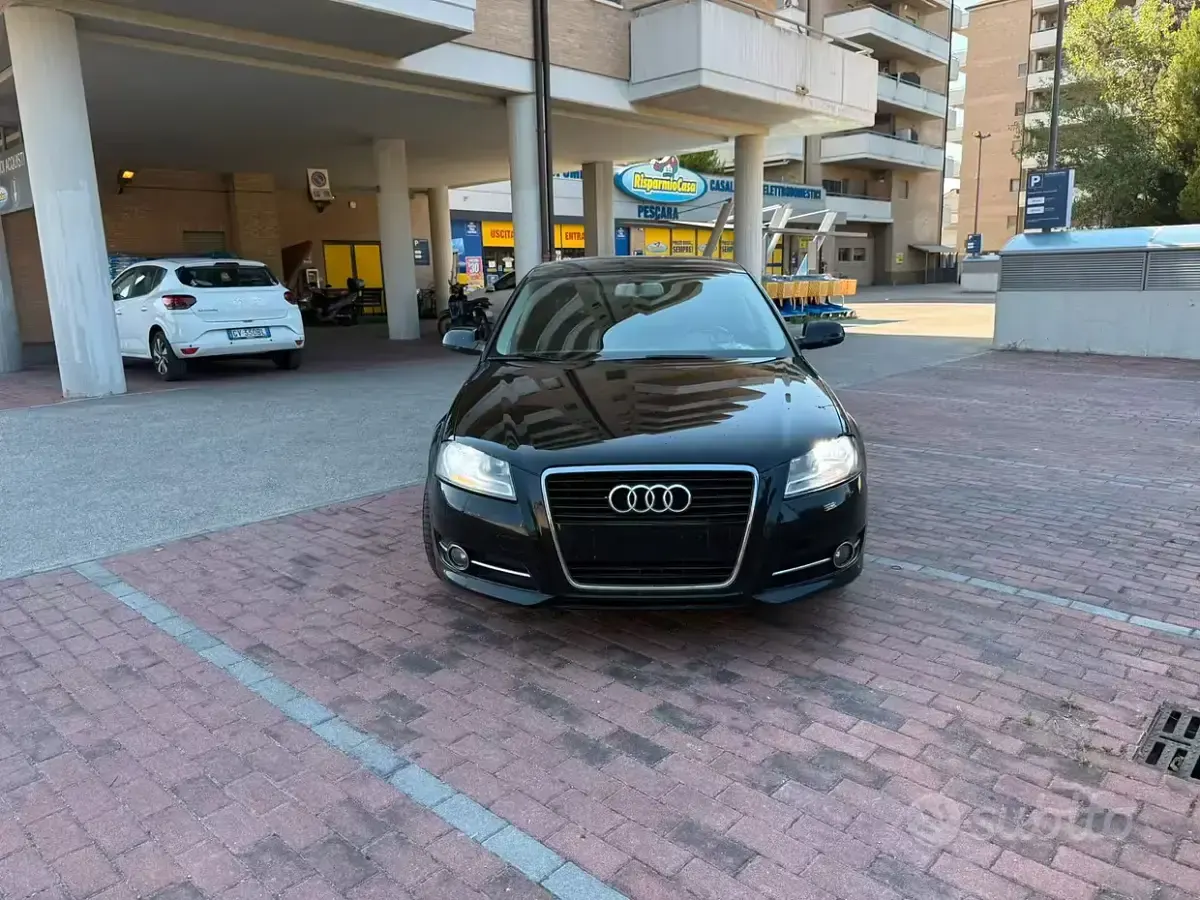 Usata Audi A3 105 CV (77 kW) 2011 Nero Utilitaria