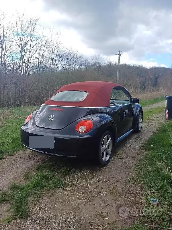 Usata VW New Beetle Edition 105 CV (77 kW) 2009 Nero Utilitaria