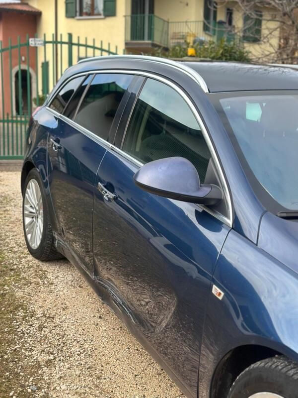 Usata Opel Insignia Cosmo 160 CV (117 kW) 2012 Blu Station wagon