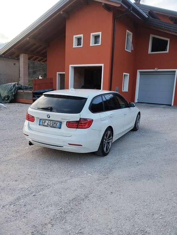 Usata BMW 320 Sport Line 184 CV (135 kW) 2013 Station wagon