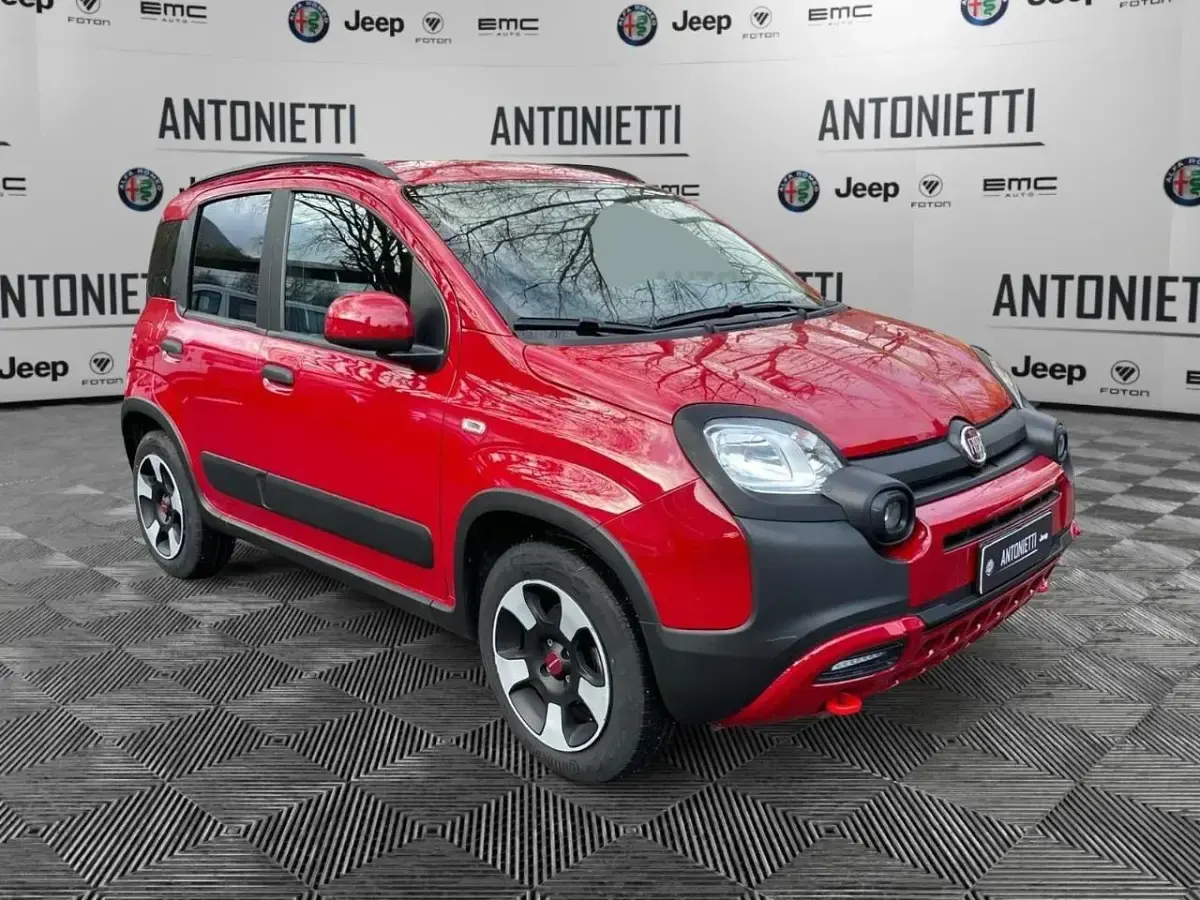 Usata Fiat Panda Cross Cross 70 CV (51 kW) 2024 Rosso Utilitaria