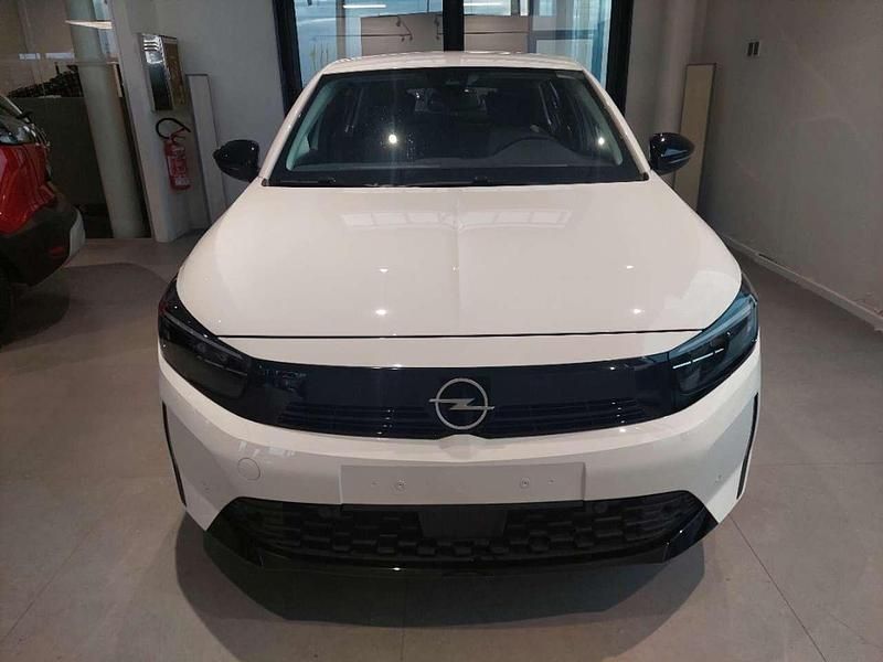 Usata Opel Corsa 100 CV (73 kW) 2024 Arktis white Utilitaria