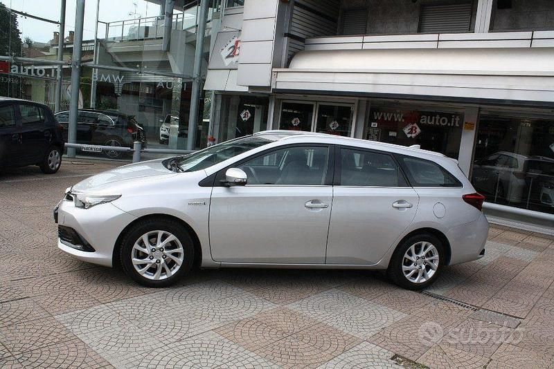 Usata Toyota Auris Touring Sports Business Edition 99 CV (72 kW) 2018 Grigio Station wagon