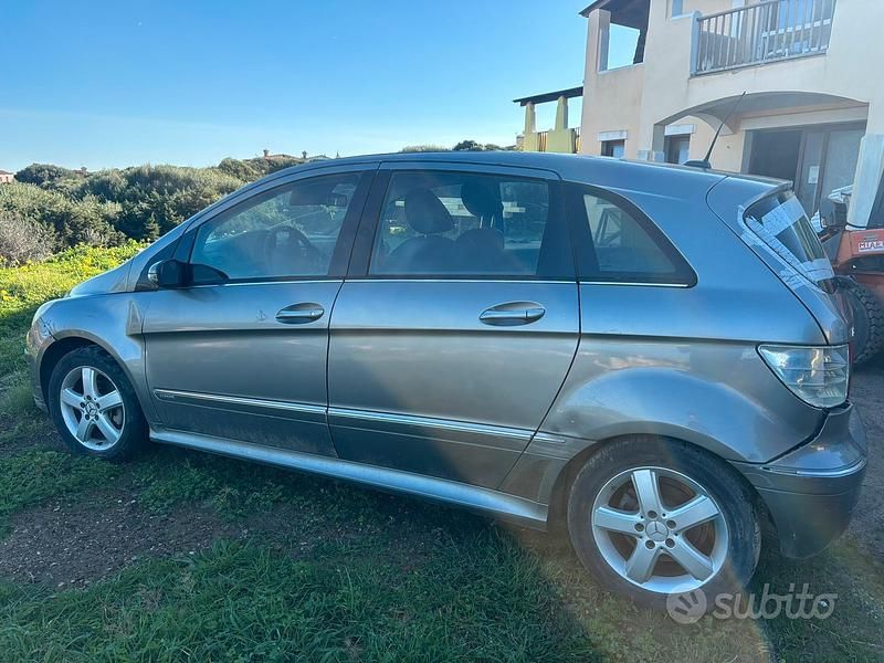 Usata Mercedes B180 2005 Grigio Monovolume