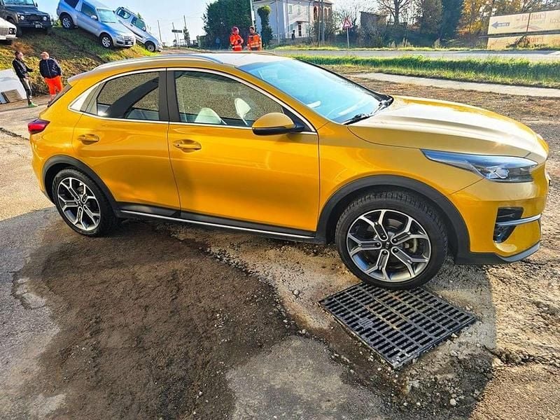 Oro Usata 2020 Kia XCeed SUV | 14.990 € (Ottimo prezzo) - Immagine 1/4