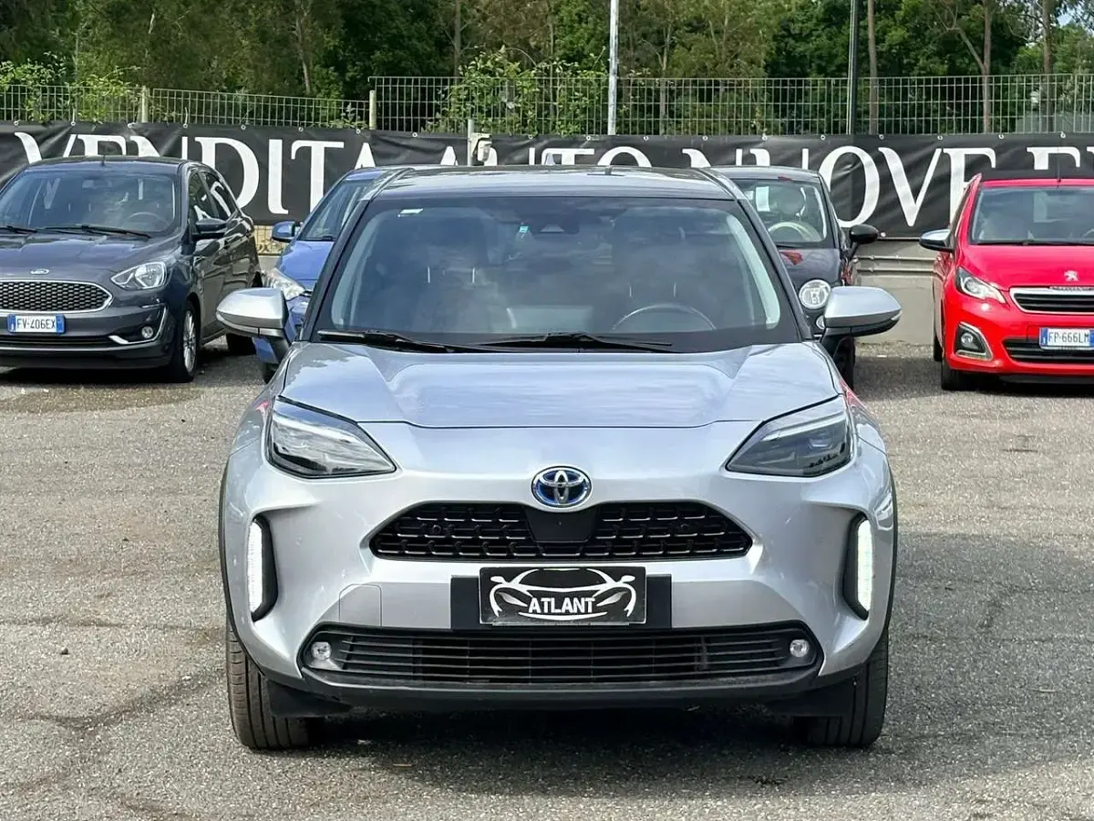 Usata Toyota Yaris Cross 92 CV (67 kW) 2022 Argento SUV