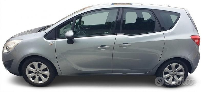 Usata Opel Meriva 95 CV (69 kW) 2013 Grigio Monovolume