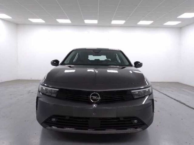 Usato 2024 Opel Astra 1.2 Benzin 110 CV (23.990 €)