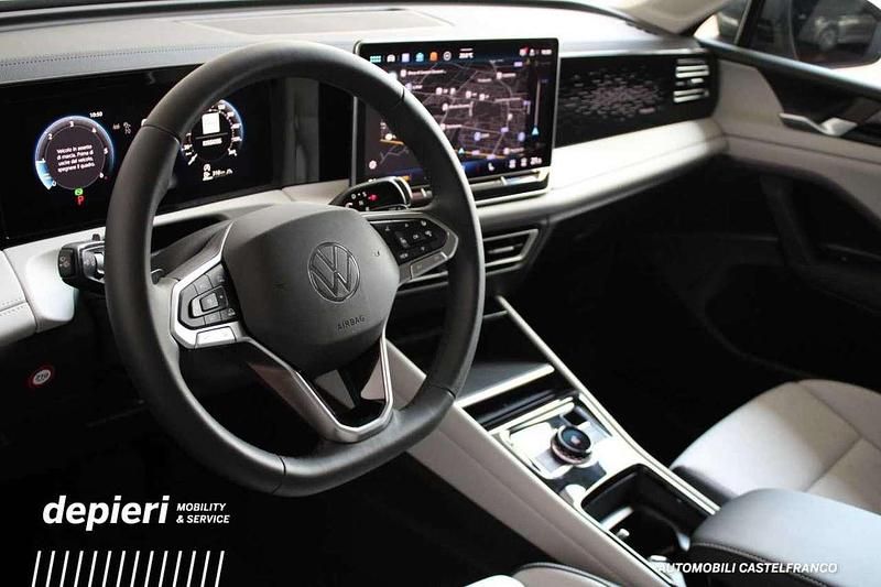 Usata VW Tiguan Elegance 150 CV (110 kW) 2025 Verde SUV