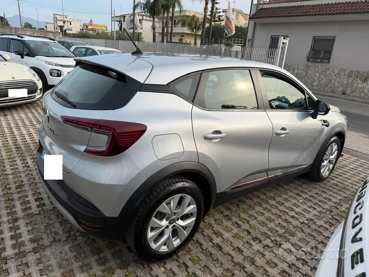 Usata Renault Captur Zen 95 CV (69 kW) 2020 Grigio SUV