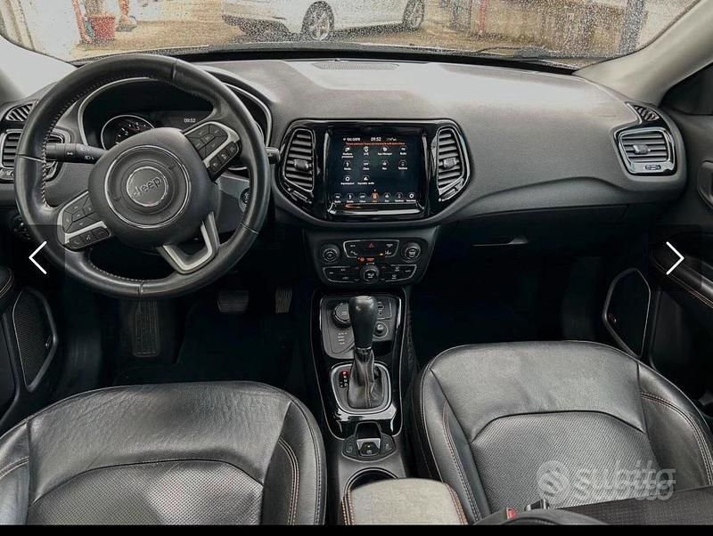 Usata Jeep Compass Limited 140 CV (102 kW) 2017 Grigio SUV