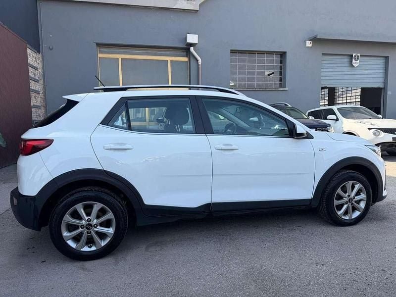 Usata Kia Stonic Style 101 CV (74 kW) 2018 Bianco SUV