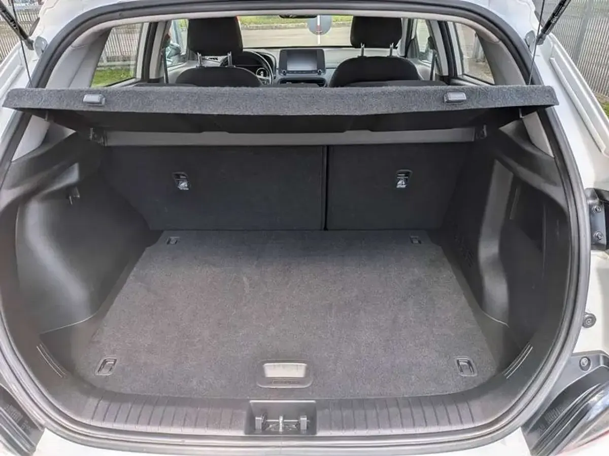 Usata Hyundai Kona 136 CV (100 kW) 2021 Bianco SUV
