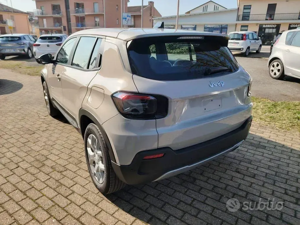 Usata Jeep Avenger Altitude 101 CV (74 kW) 2024 Bianco SUV
