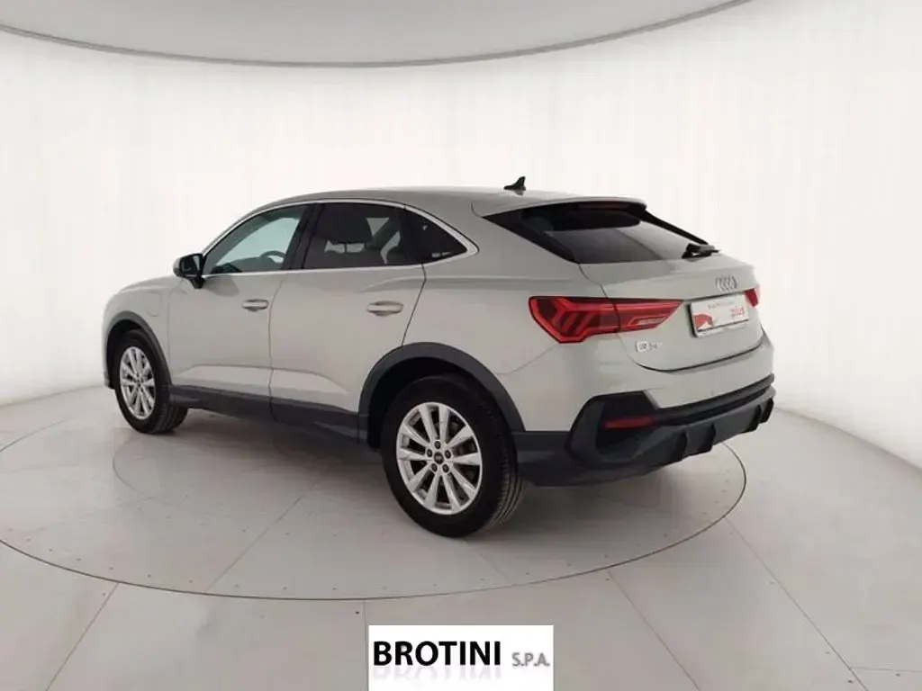 Usata Audi Q3 Sportback Business Plus 245 CV (180 kW) 2023 Grigio metallizzato SUV