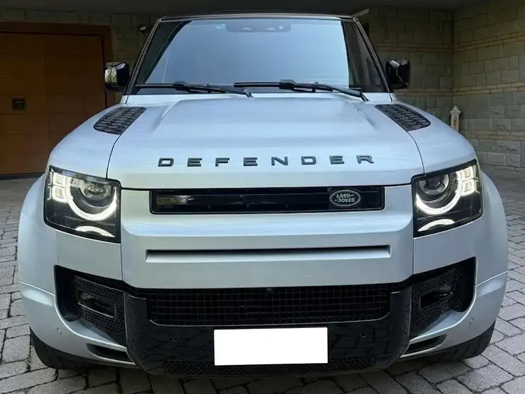 Usata Land Rover Defender SE Dynamic 200 CV (147 kW) 2022 Grigio SUV