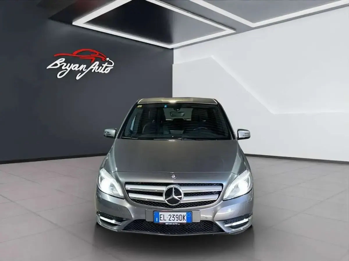 Usata Mercedes B200 Premium 156 CV (114 kW) 2012 Other Utilitaria