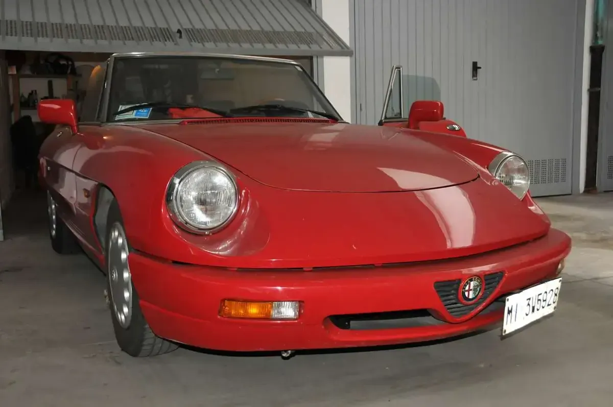 Usata Alfa Romeo Spider 106 CV (77 kW) 1992 Rosso Cabrio