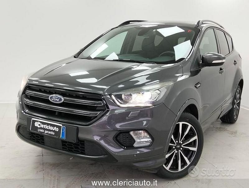 Usata Ford Kuga ST-Line 120 CV (88 kW) 2019 Grigio SUV