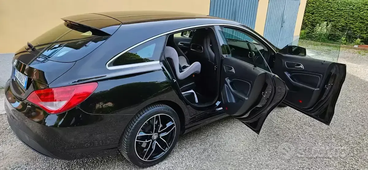Usata Mercedes CLA200 Premium 136 CV (100 kW) 2017 Nero Station wagon