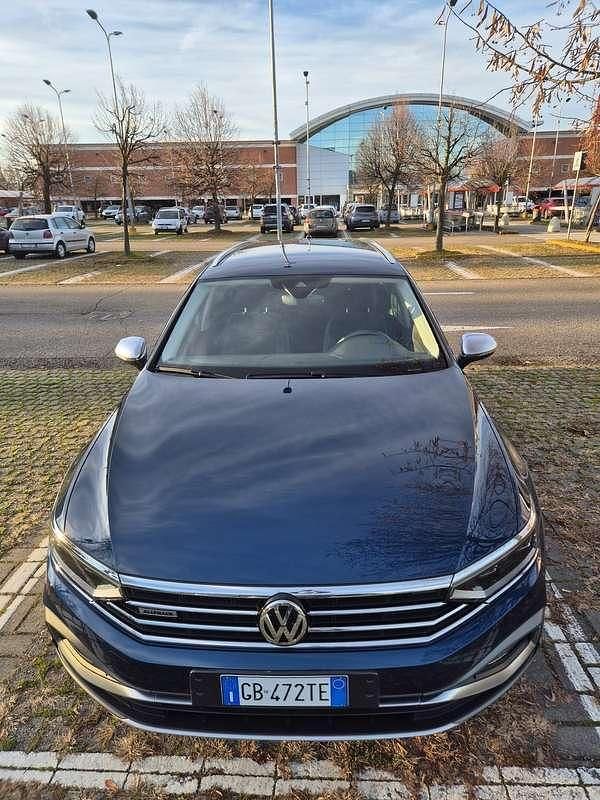 Usata VW Passat Alltrack 190 CV (139 kW) 2020 Blu/azzurro Station wagon