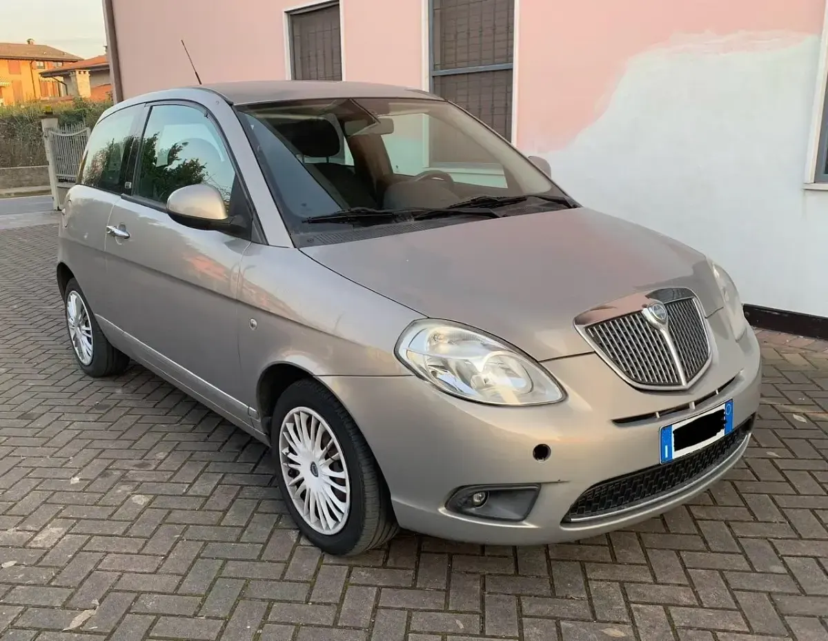 Usata Lancia Ypsilon Silver 75 CV (55 kW) 2011 Utilitaria