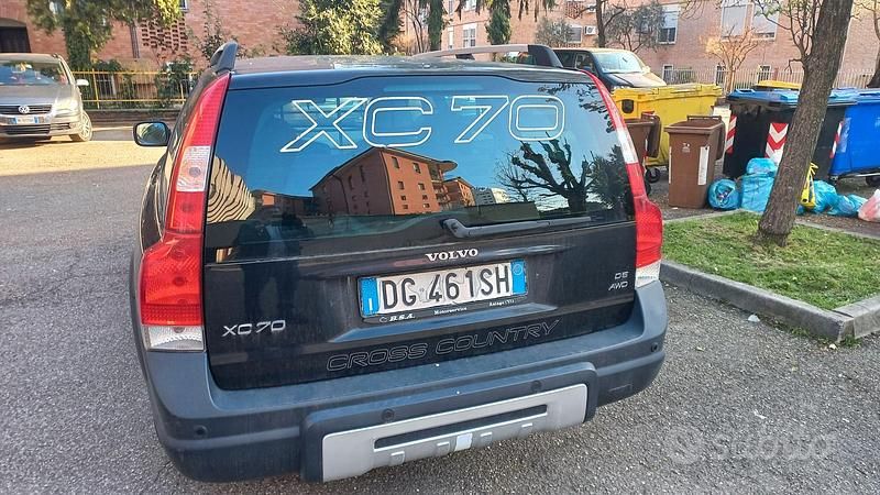 Usata Volvo XC70 185 CV (136 kW) 2007 Nero Station wagon