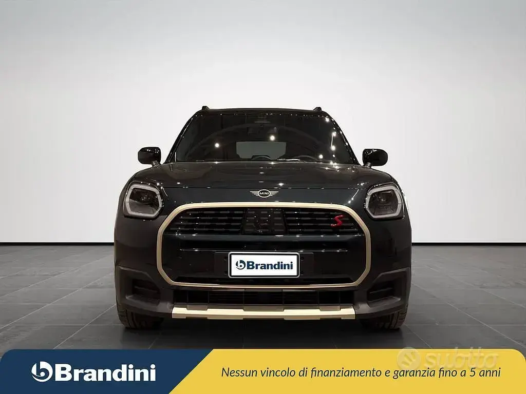 Usata Mini Countryman Favoured 218 CV (160 kW) 2025 Nero SUV