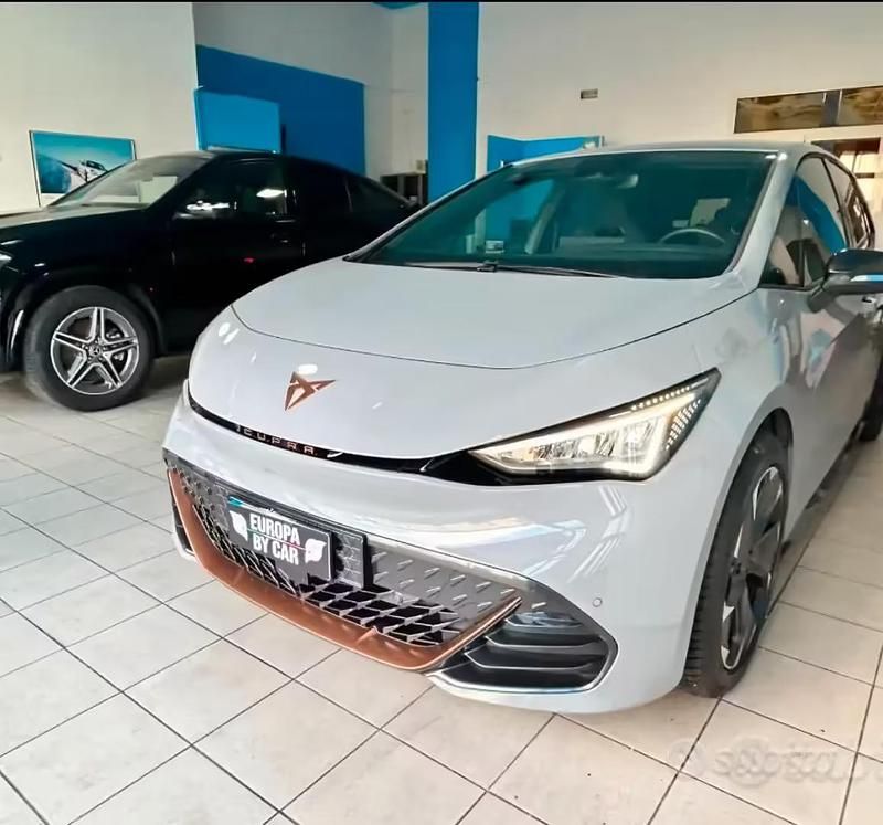 Usata Cupra Born e-Boost 169 kW (231 CV) 2023 Grigio Utilitaria