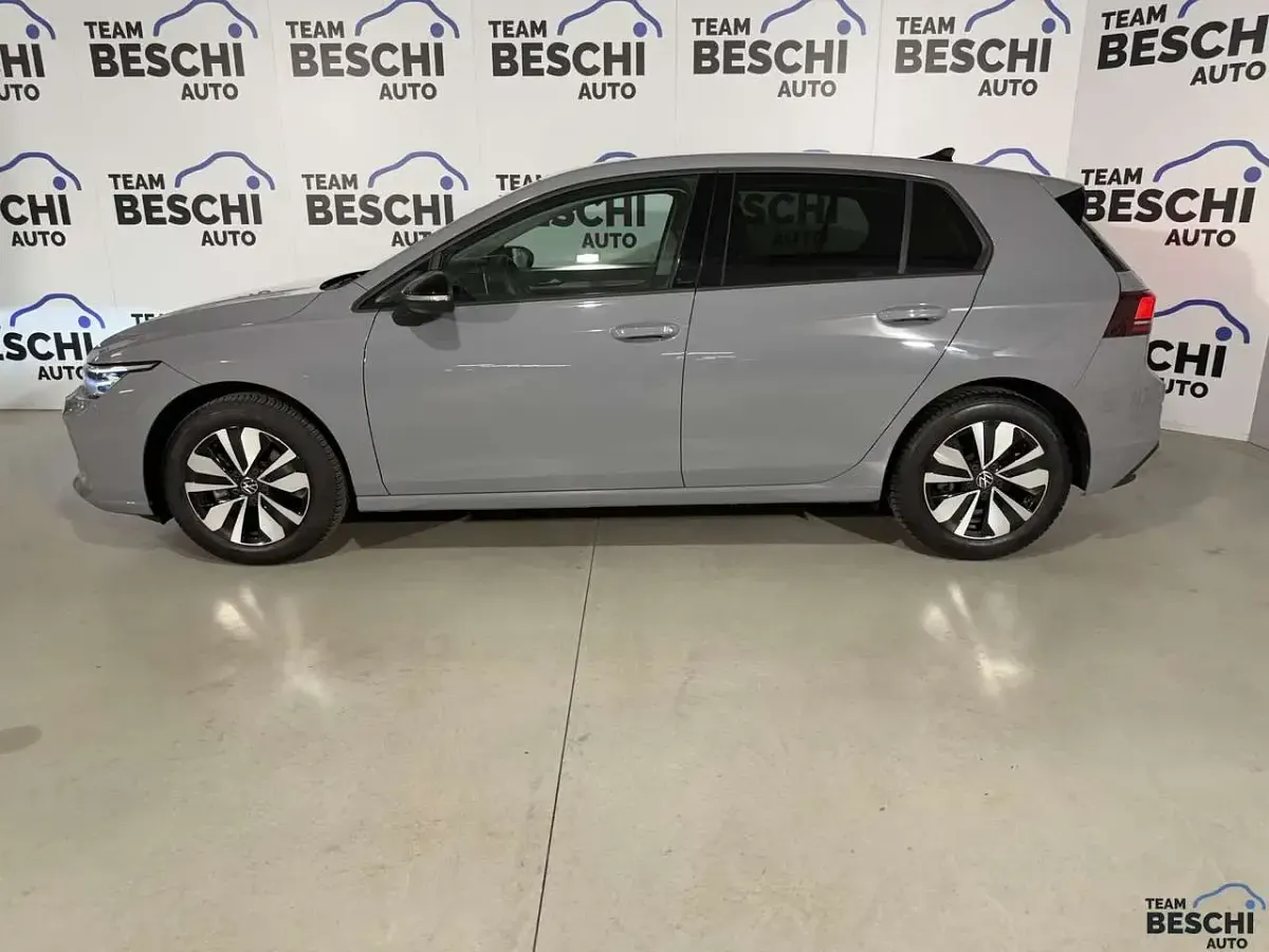 Usata VW Golf VIII Goal 150 CV (110 kW) 2025 Grigio Berlina