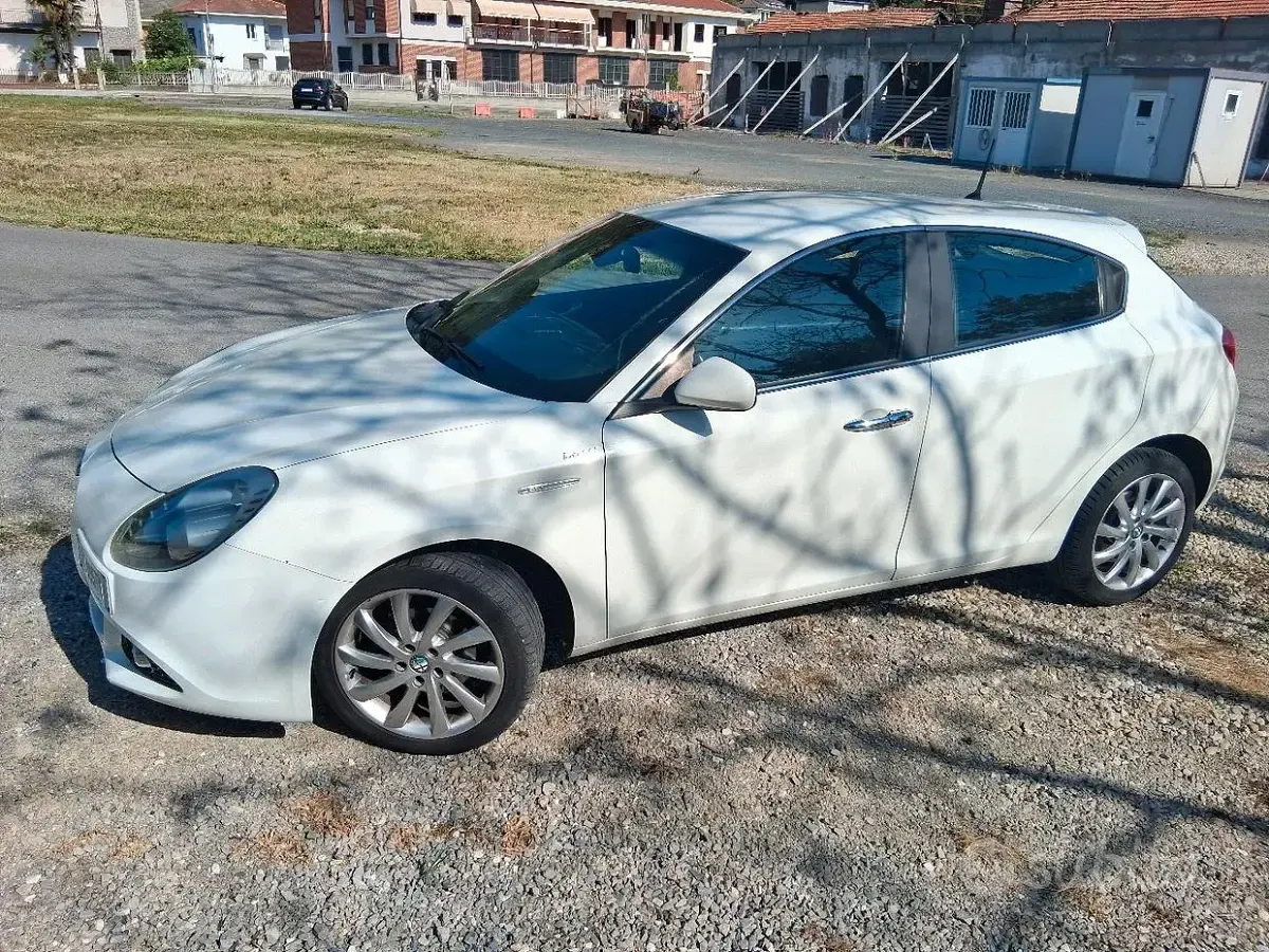 Usata Alfa Romeo Giulietta 120 CV (88 kW) 2016 Utilitaria