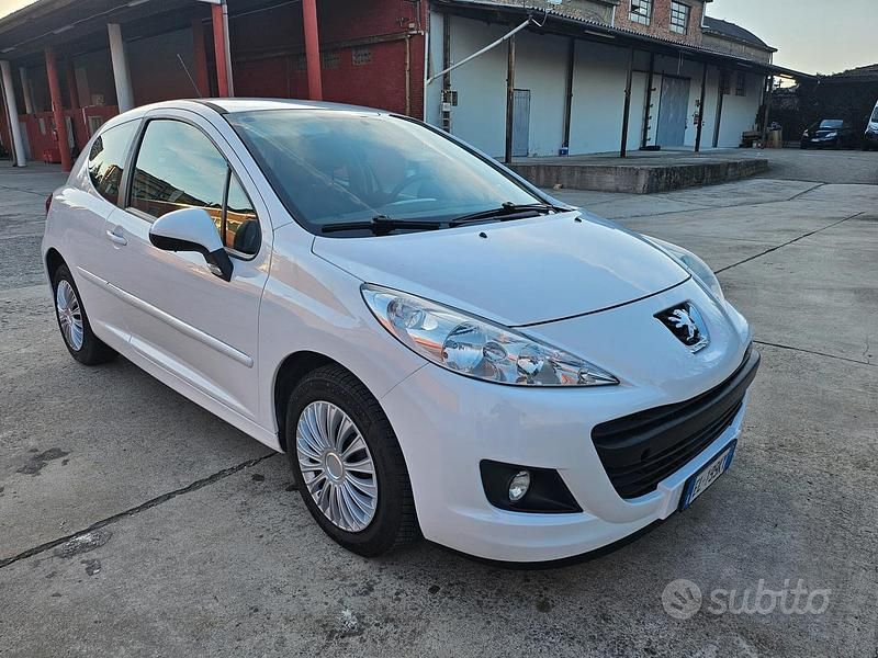 Usata Peugeot 207 75 CV (55 kW) 2012 Bianco Berlina