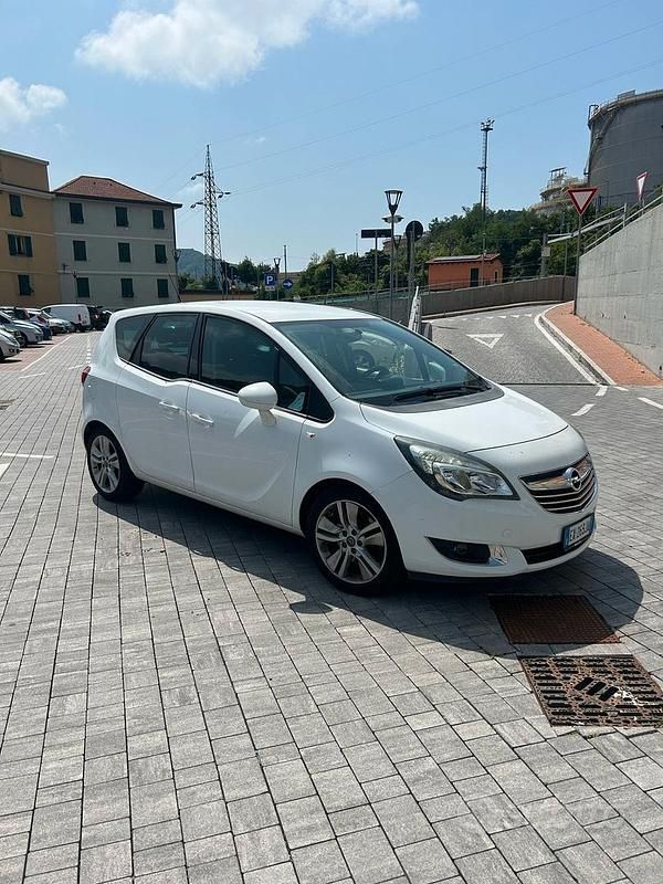 Usata Opel Meriva Design Edition 110 CV (80 kW) 2014 Bianco Monovolume