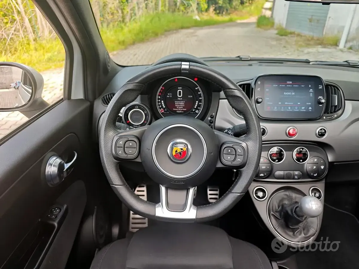 Usata Abarth 595C Turismo 165 CV (121 kW) 2022 Grigio Cabrio