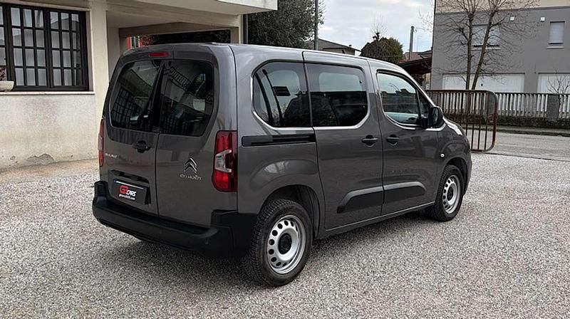 Begagnad Citroën Berlingo 131 HK (96 kW) 2021 Grå Minibuss