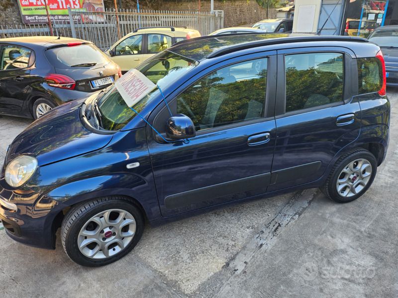 Usata Fiat Panda Lounge 69 CV (50 kW) 2018 Blu Utilitaria