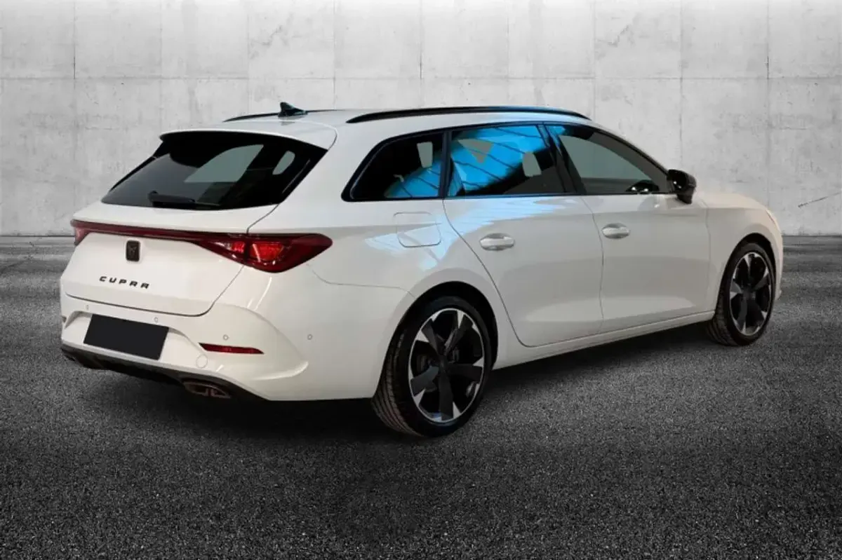 Usata Cupra Leon 204 CV (150 kW) 2022 Bianco Berlina