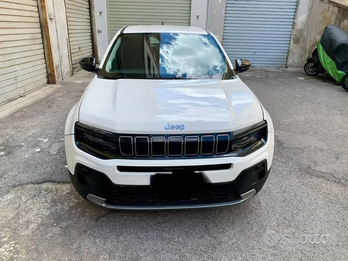 Usata Jeep Avenger 101 CV (74 kW) 2025 Bianco SUV