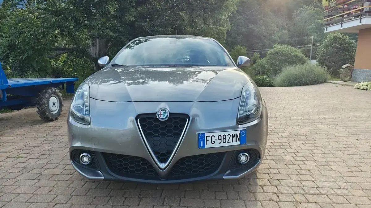 Usata Alfa Romeo Giulietta 120 CV (88 kW) 2016 Grigio Utilitaria