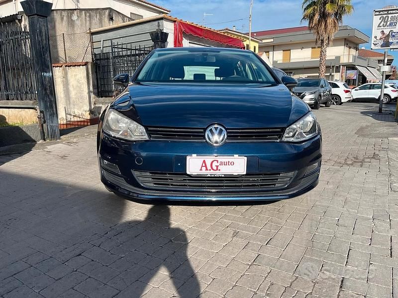 Usata VW Golf VII Highline 104 CV (76 kW) 2014 Blu Berlina