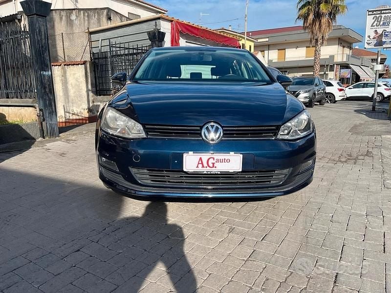 Usata VW Golf VII Highline 105 CV (77 kW) 2014 Blu Berlina